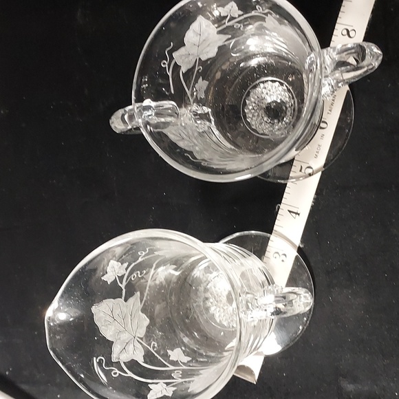 Vintage Glass Etched Leaf Vine Pattern Creamer Sugar Two Piece Set - Picture 9 of 9